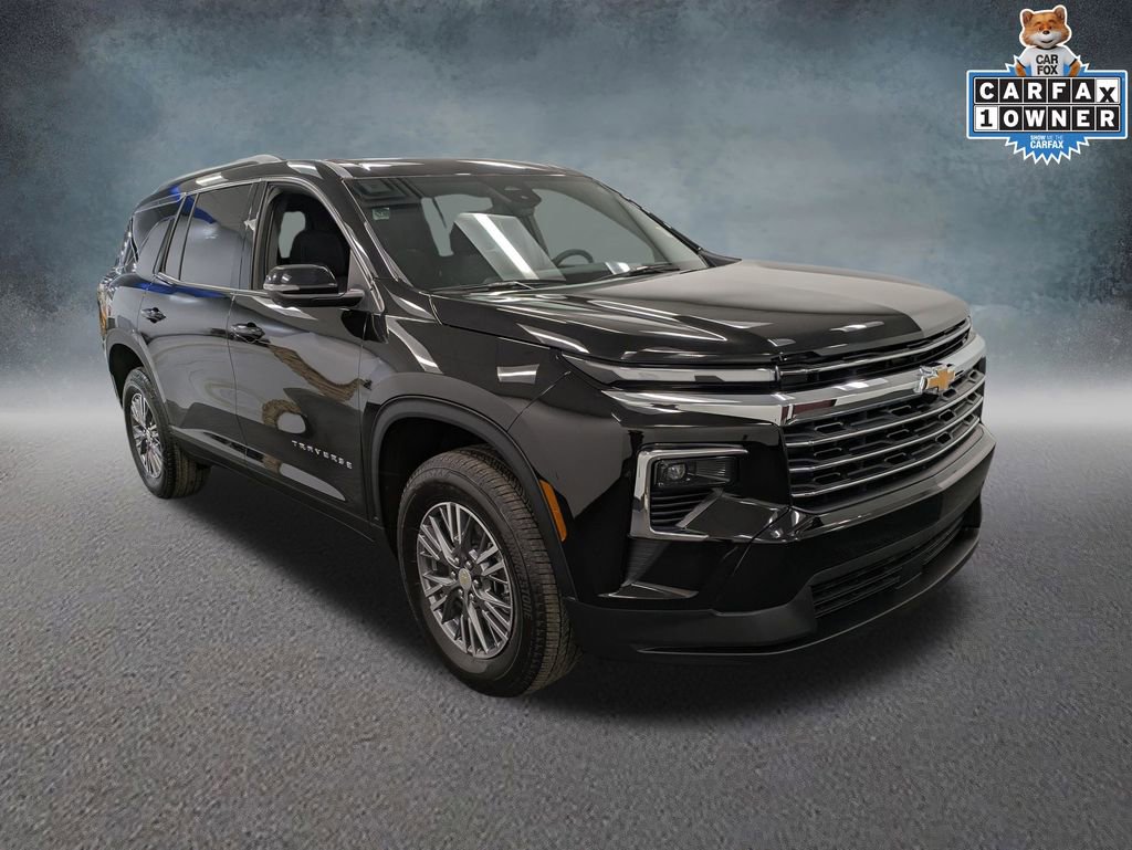 Used 2025 Chevrolet Traverse LT w/ Driver Confidence Package AWD/4WD image 3