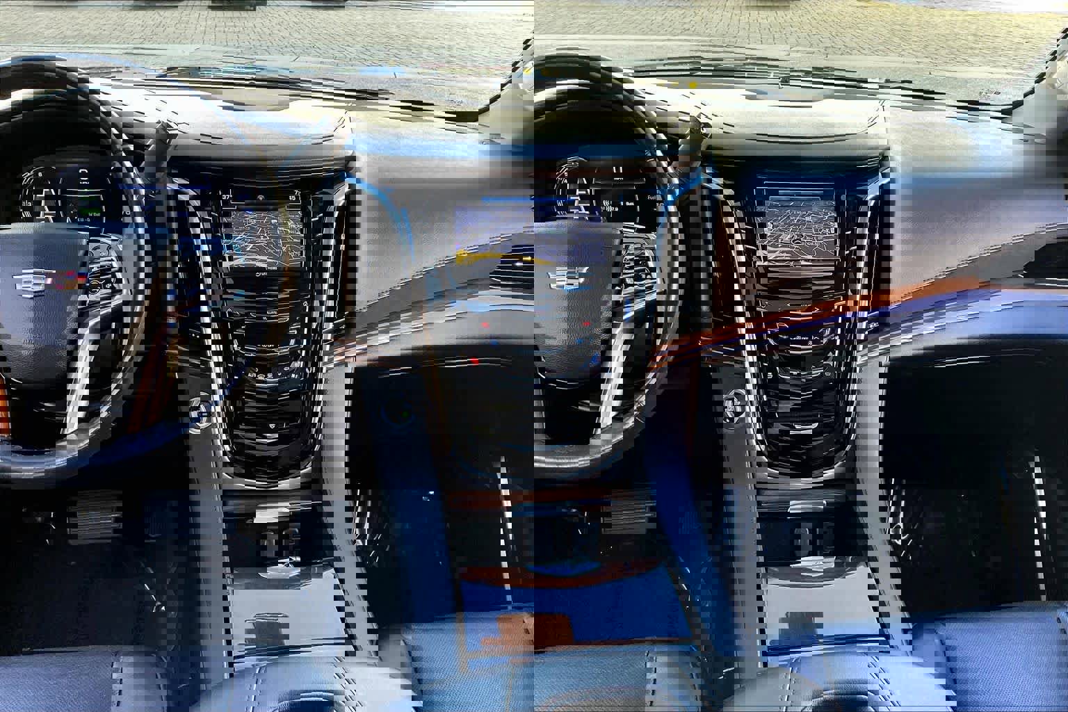 Used 2020 Cadillac Escalade Luxury image 8