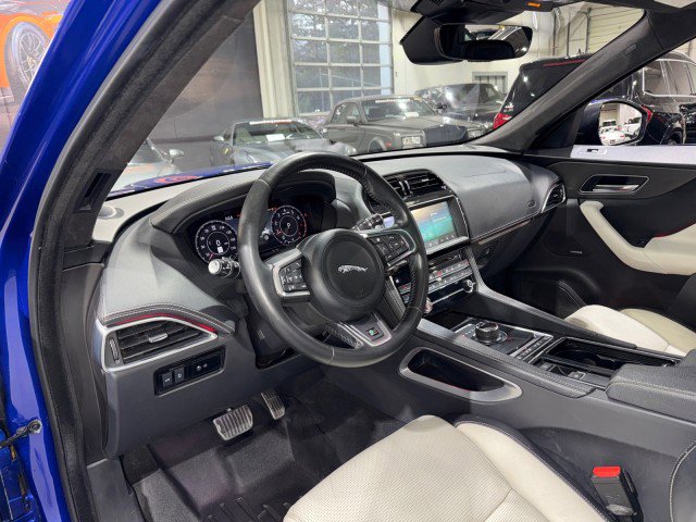 Used 2020 Jaguar F-PACE R-Sport image 47
