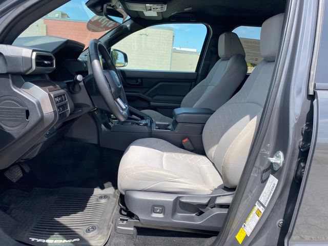 Certified 2024 Toyota Tacoma SR5 AWD/4WD image 15