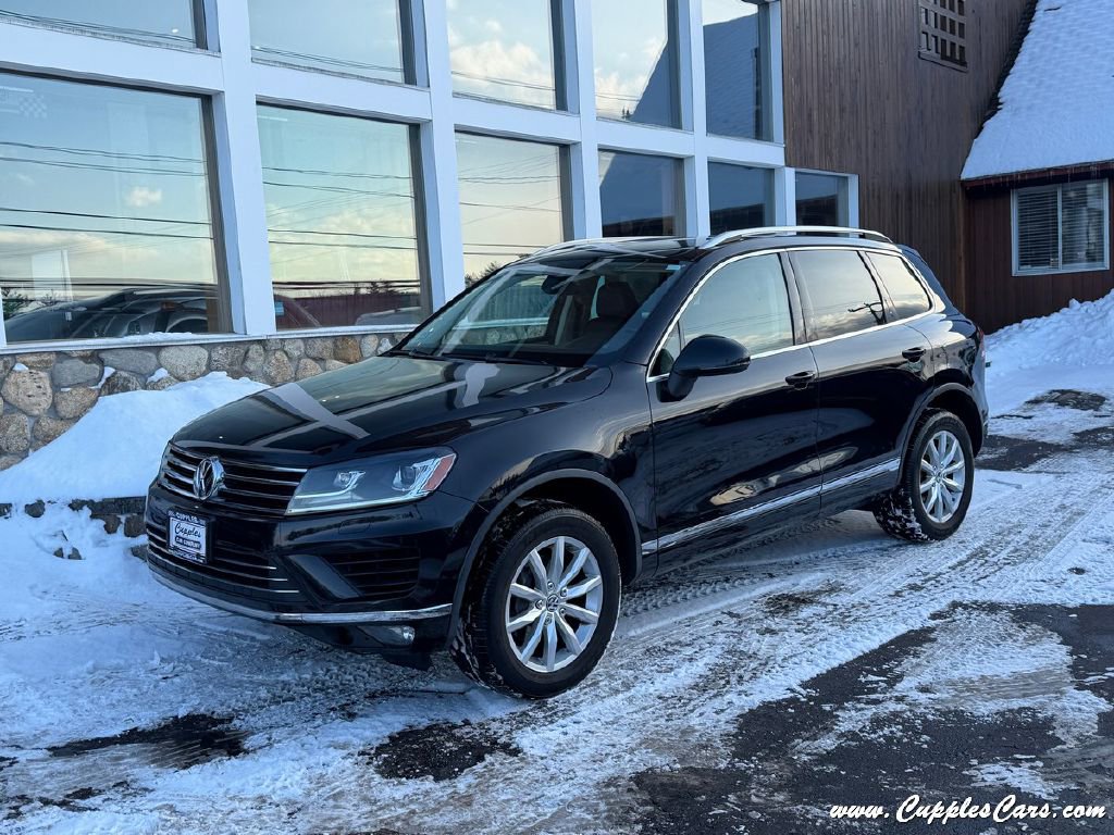 Used 2017 Volkswagen Touareg Sport AWD/4WD image 1