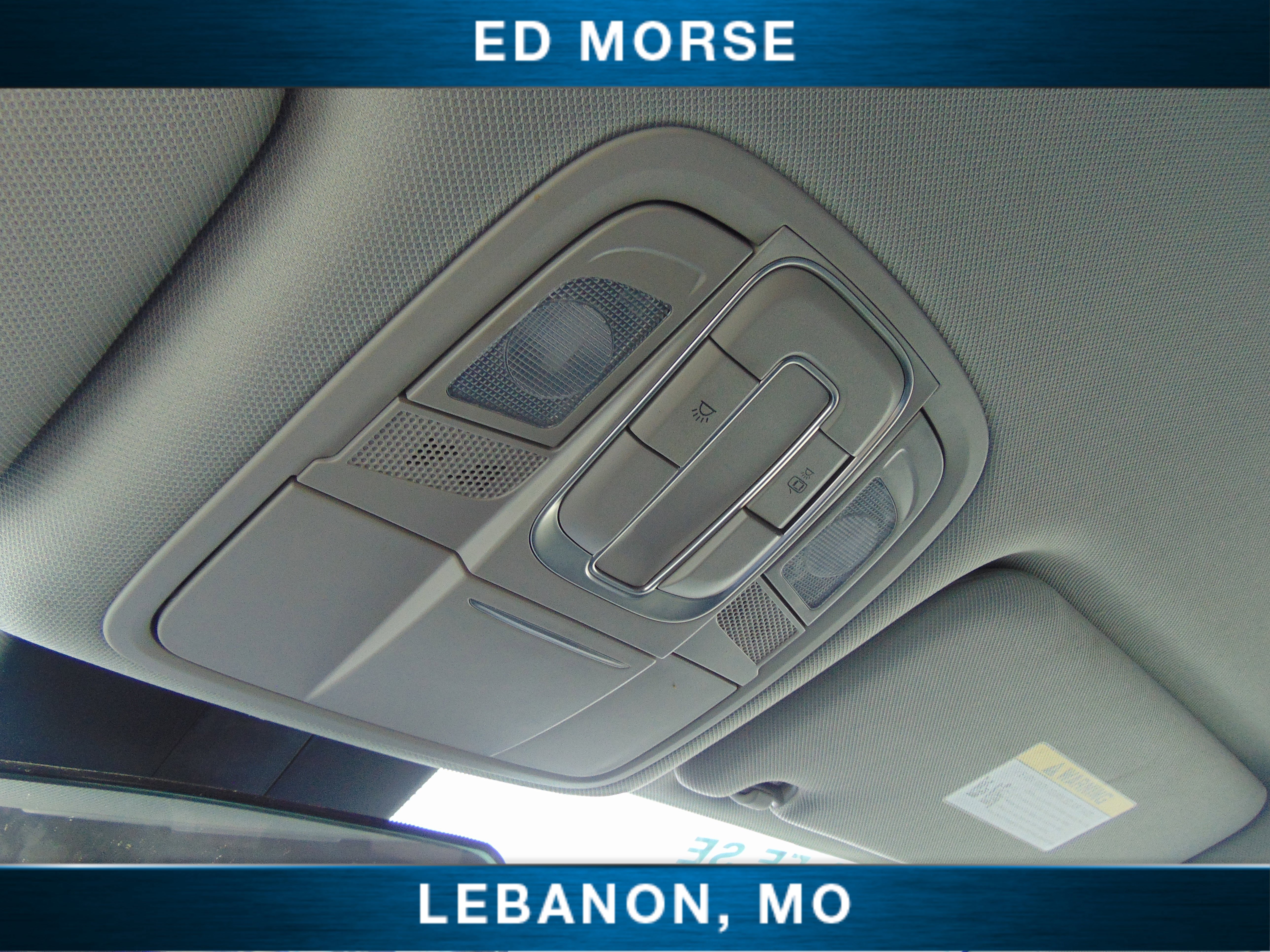 Used 2019 Hyundai Santa Fe SE image 28