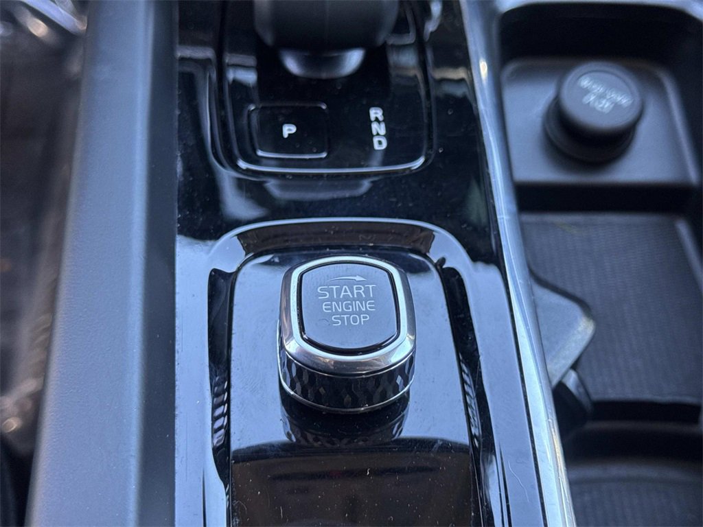 Used 2024 Volvo S60 B5 Plus image 18