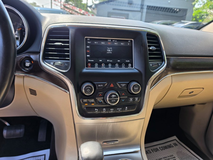 Used 2018 Jeep Grand Cherokee Limited AWD/4WD image 15