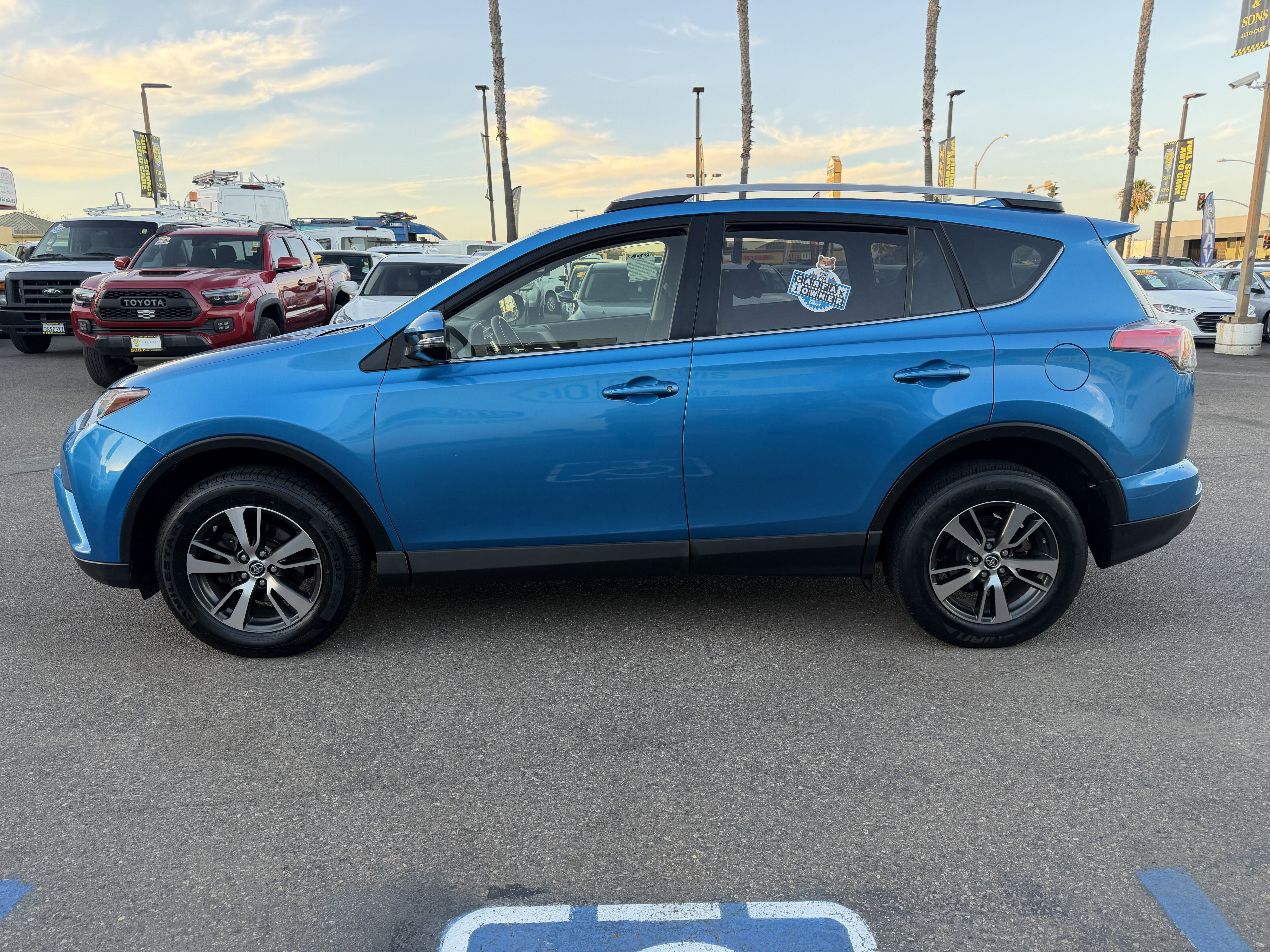 Used 2017 Toyota RAV4 XLE FWD image 6