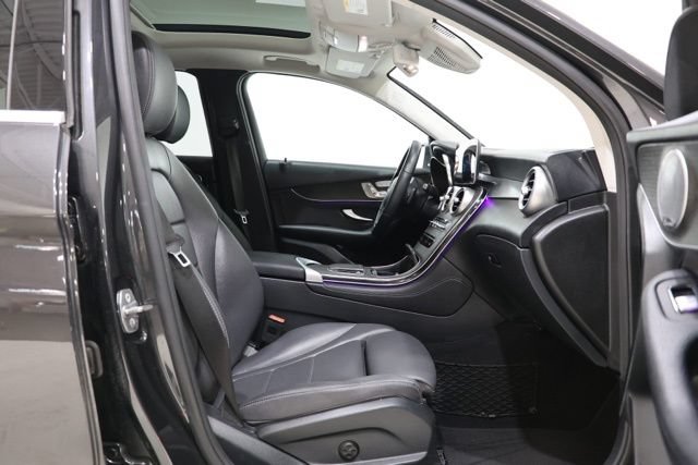 Used 2020 Mercedes-Benz GLC 300 4MATIC image 38