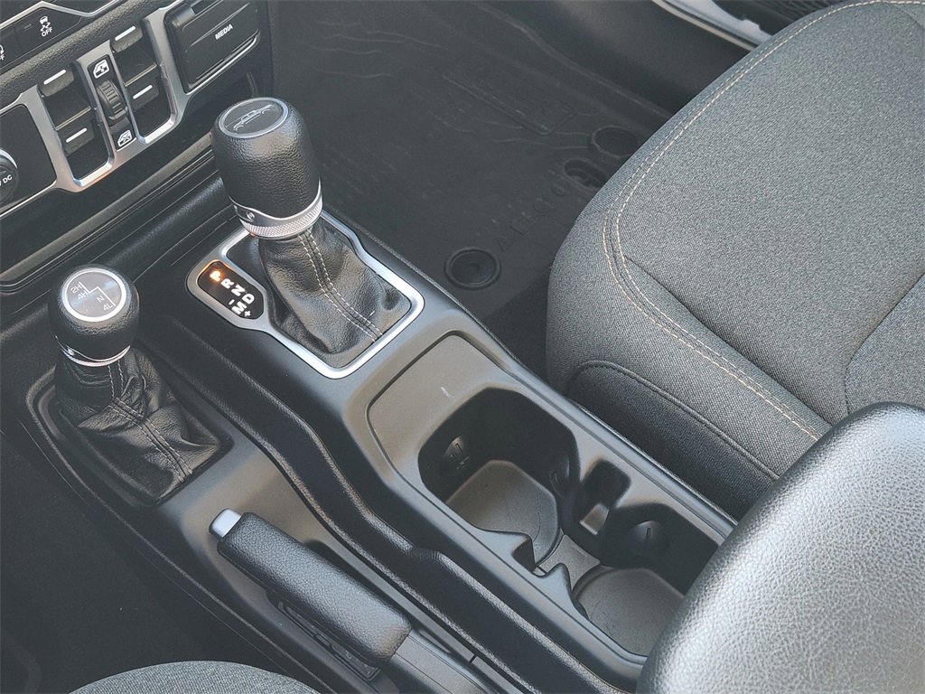 Used 2024 Jeep Gladiator Sport image 22