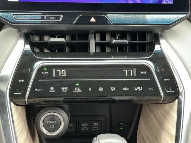 Used 2023 Toyota Venza XLE AWD/4WD image 14