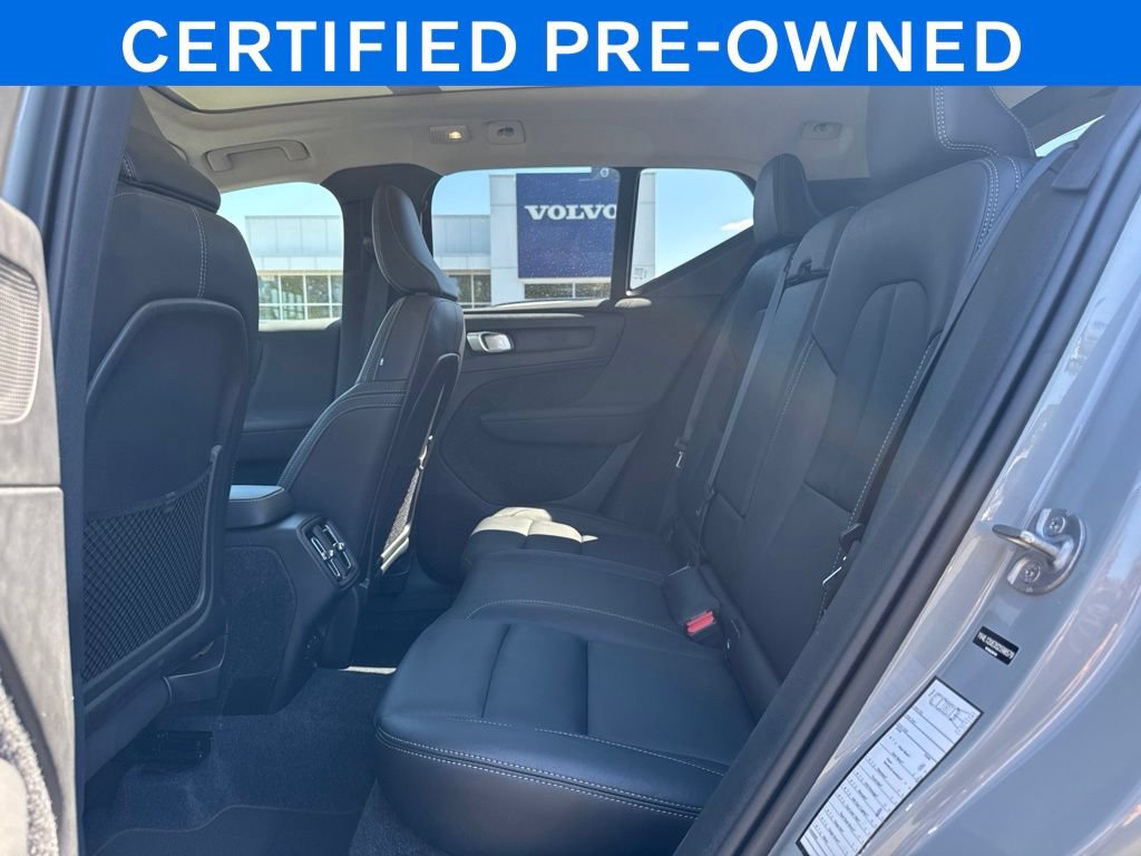 Certified 2025 Volvo XC40 B5 Plus AWD/4WD image 5