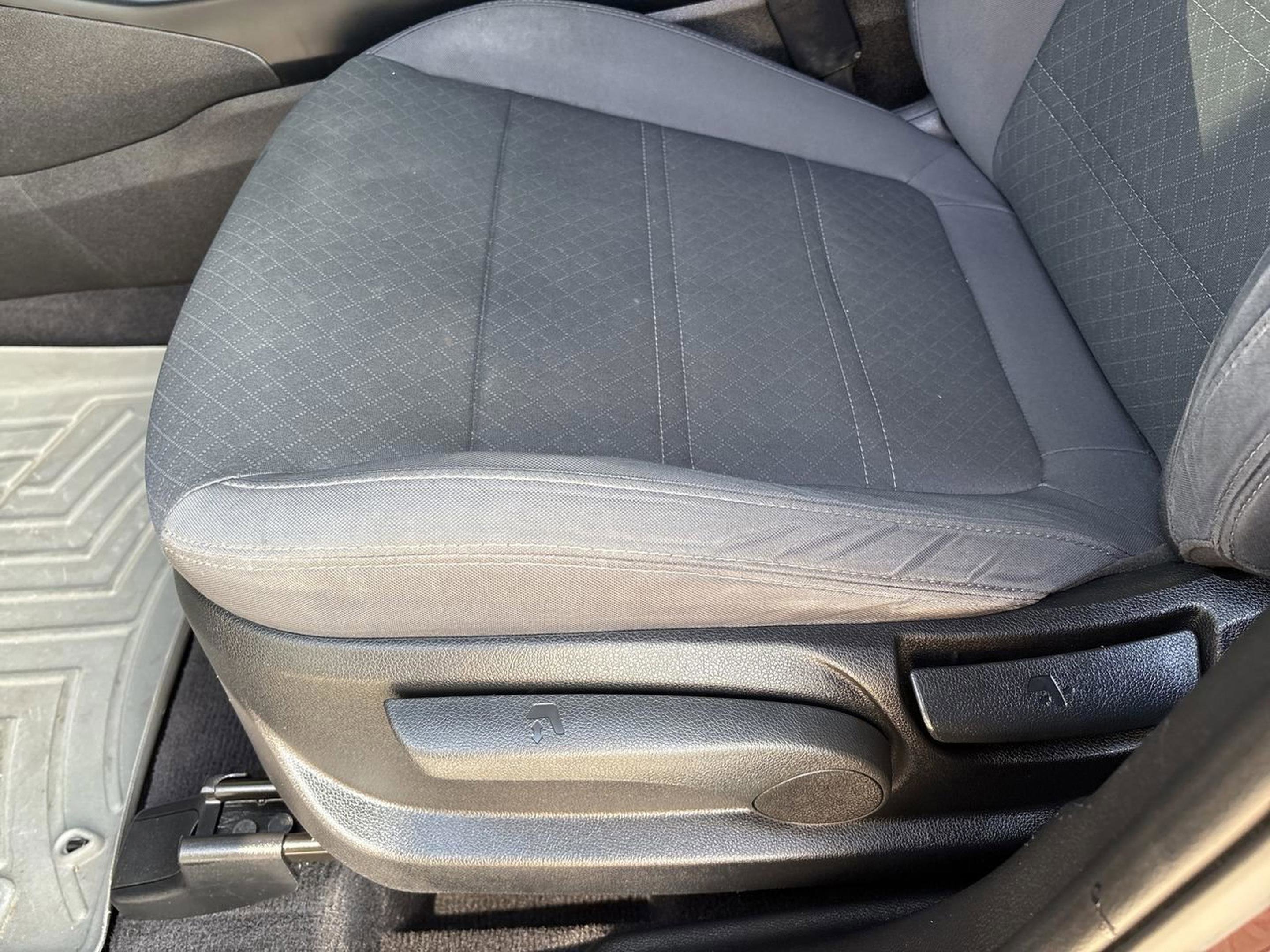 Used 2018 Kia Sorento LX image 15