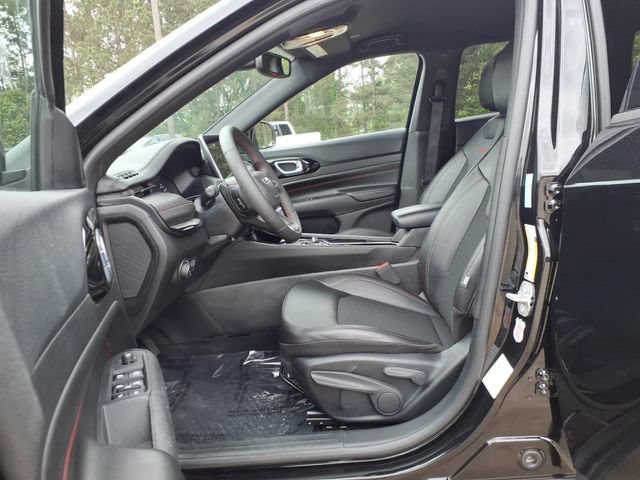 Used 2025 Jeep Compass Trailhawk AWD/4WD image 15