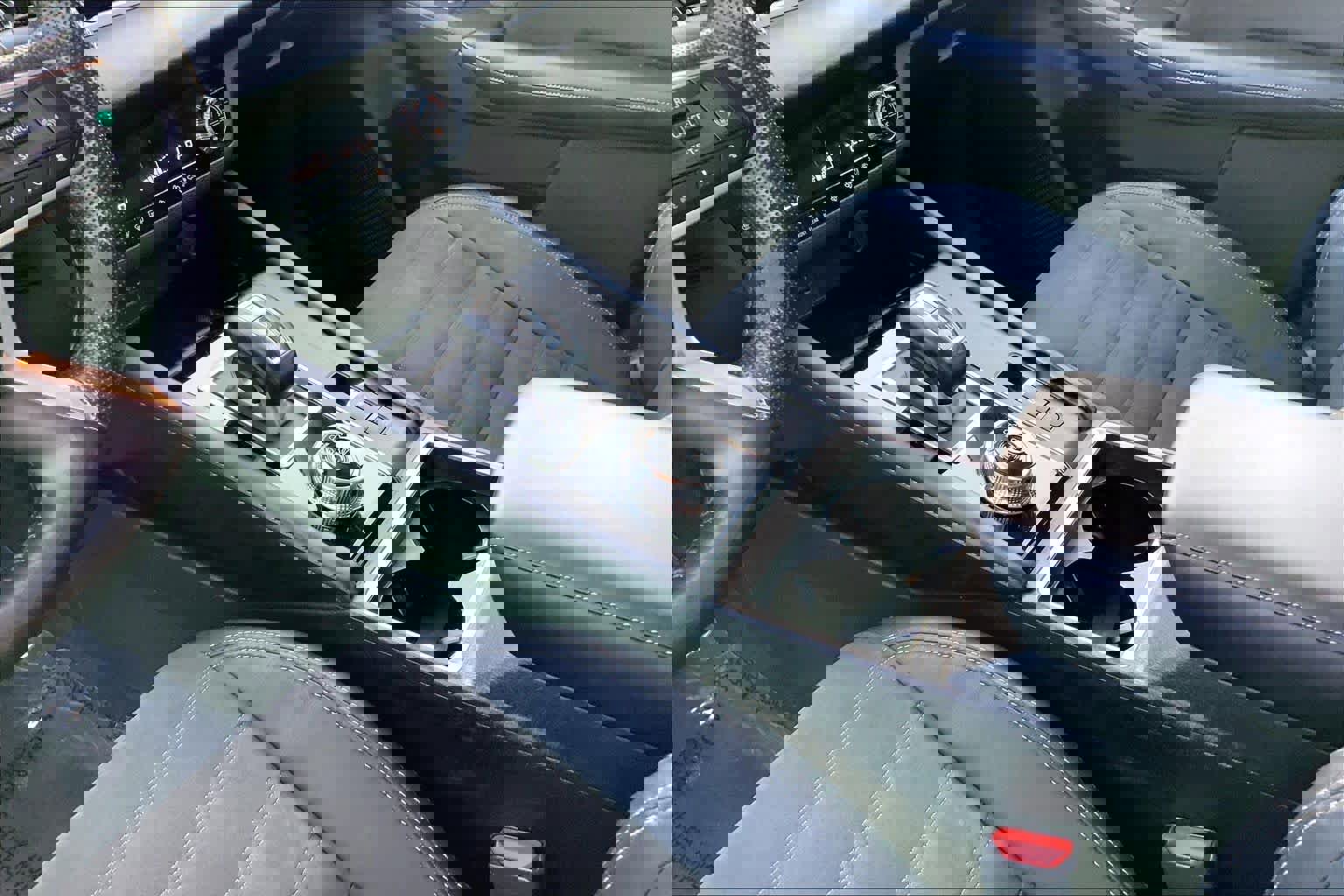 Used 2023 Mitsubishi Outlander SE image 16