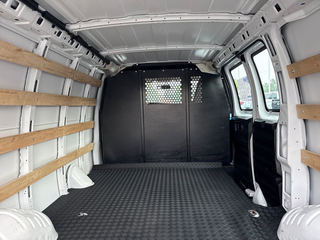 Used 2023 GMC Savana 2500 w/ Driver Convenience Package image 14