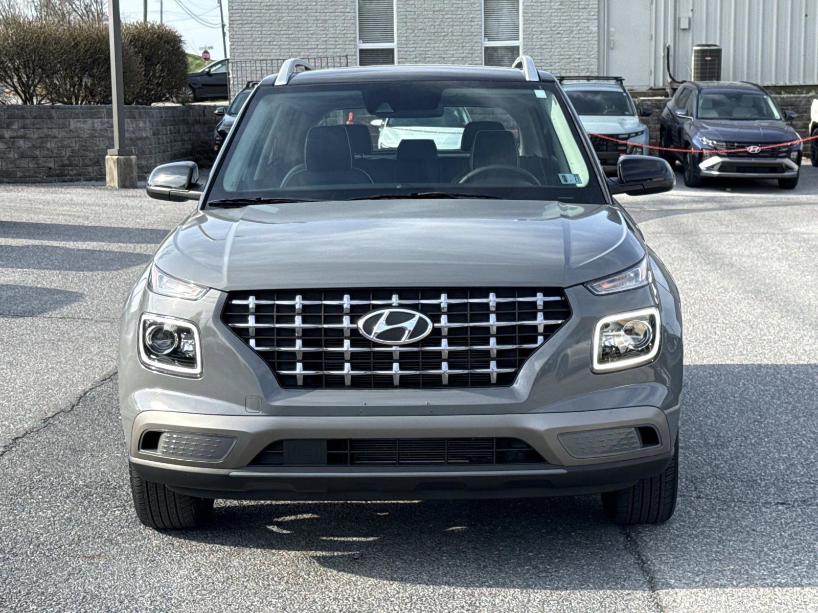 Certified 2022 Hyundai Venue Limited image 28