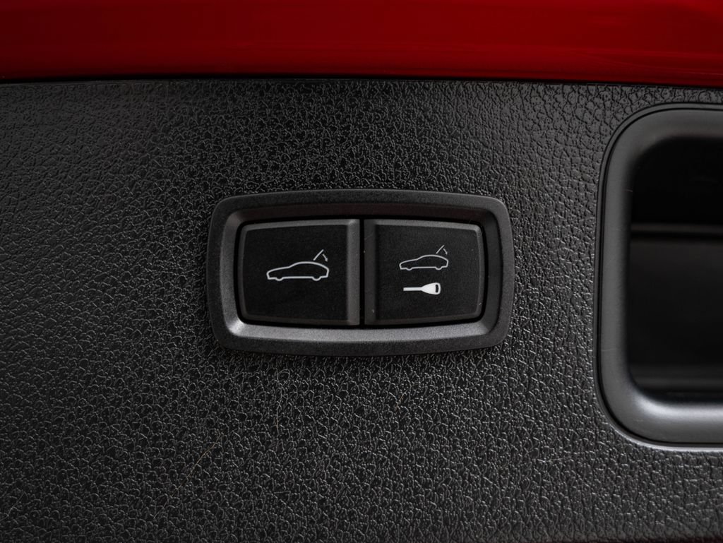 Certified 2024 Porsche Macan GTS AWD/4WD image 22