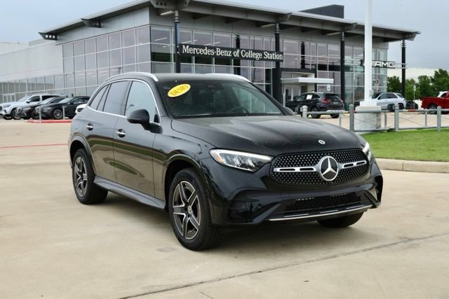 Used 2026 Mercedes-Benz GLC 300 image 3