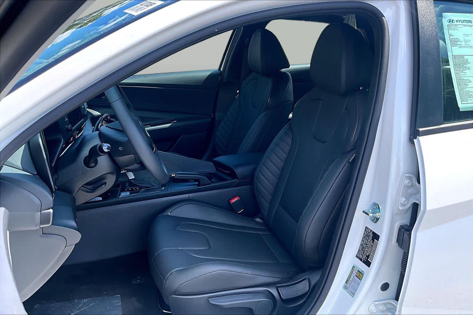 New 2026 Hyundai Elantra SEL Sport FWD image 15