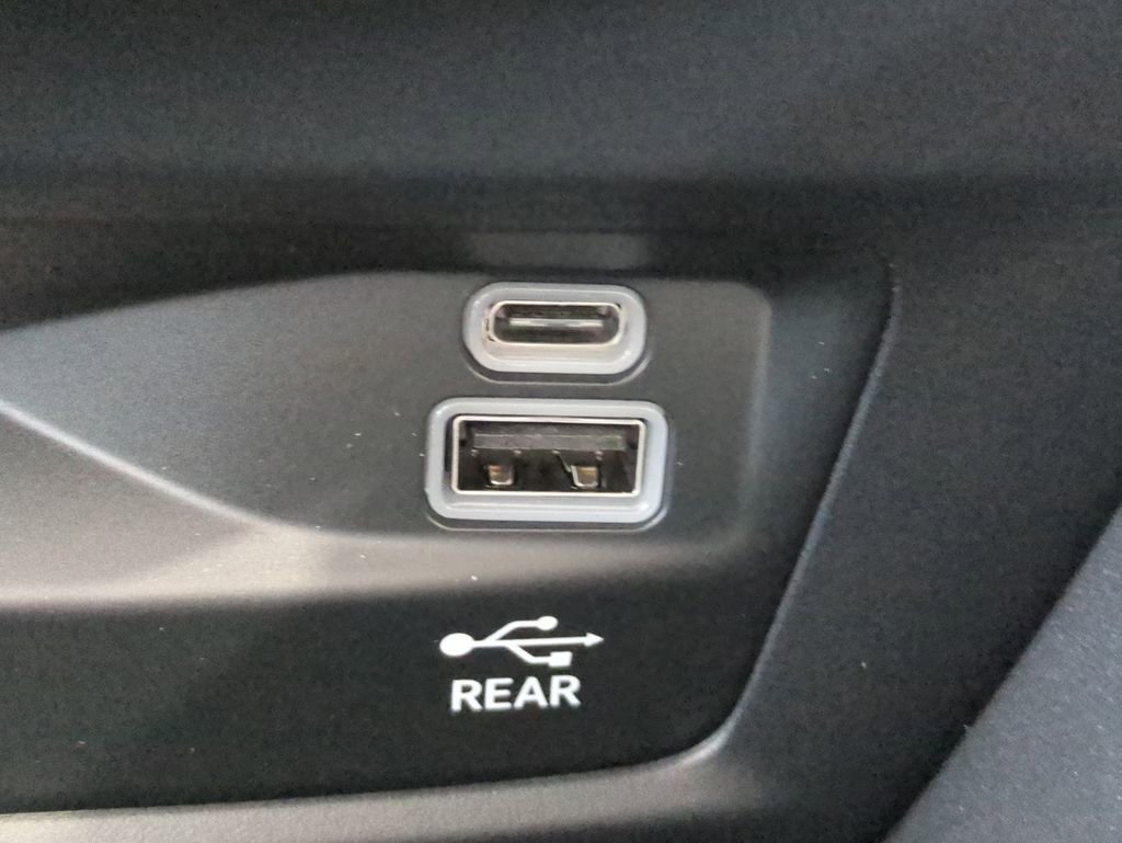 New 2026 Chrysler Pacifica Pinnacle w/ Trailer Tow Group image 25