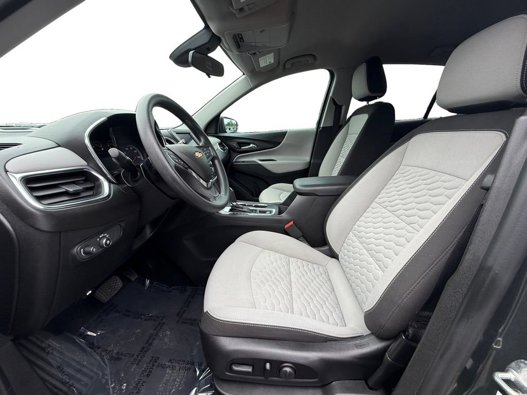 Used 2020 Chevrolet Equinox LS w/ LS Convenience Package FWD image 6