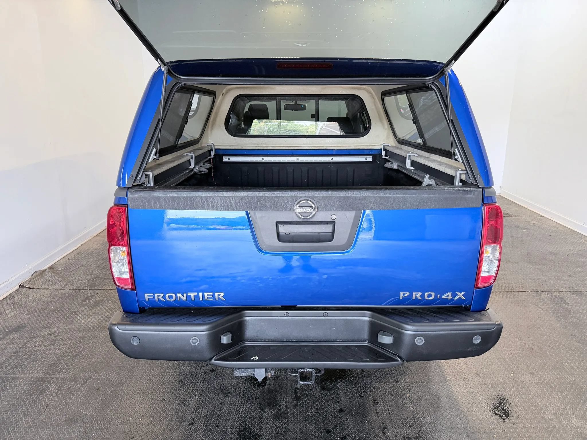 Used 2013 Nissan Frontier PRO-4X AWD/4WD image 39