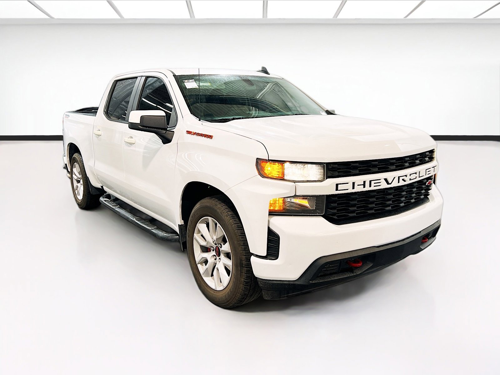 Used 2020 Chevrolet Silverado 1500 Custom w/ Custom Value Package image 3