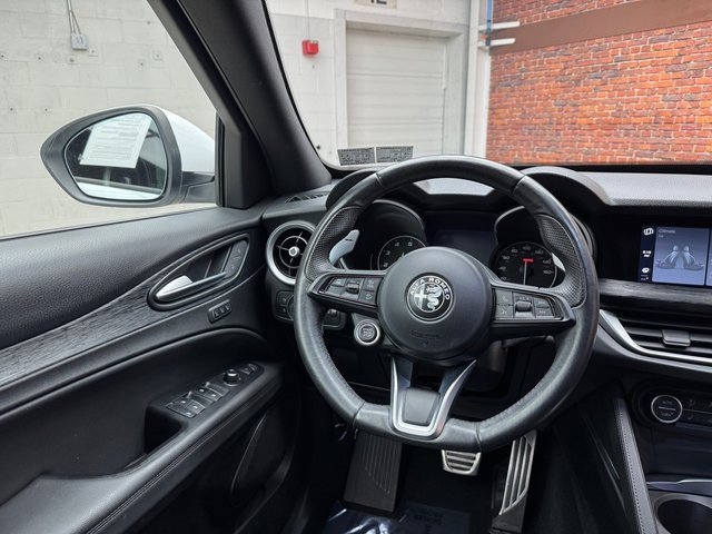 Used 2022 Alfa Romeo Stelvio Sprint image 13
