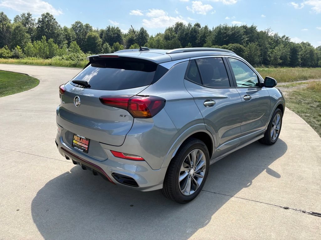 Used 2023 Buick Encore GX Select w/ Sport Touring Package FWD image 9
