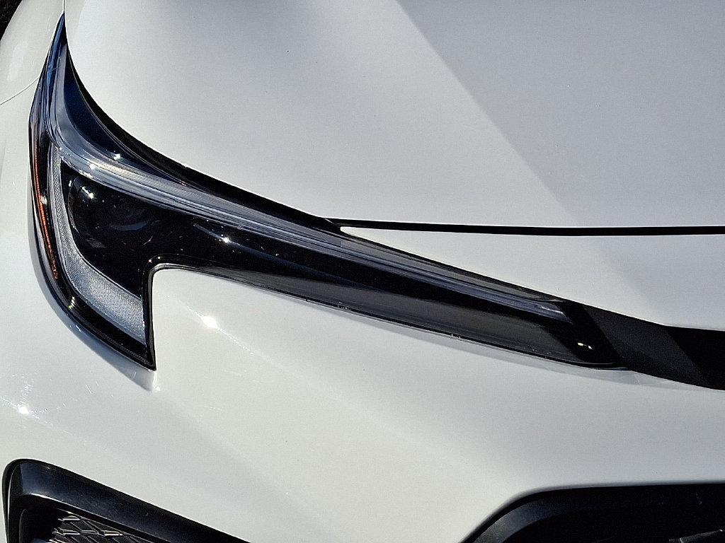 Certified 2025 Toyota Corolla SE w/ SE Premium Package FWD image 35
