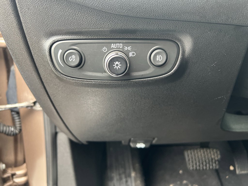 Used 2019 Chevrolet Equinox Premier image 18