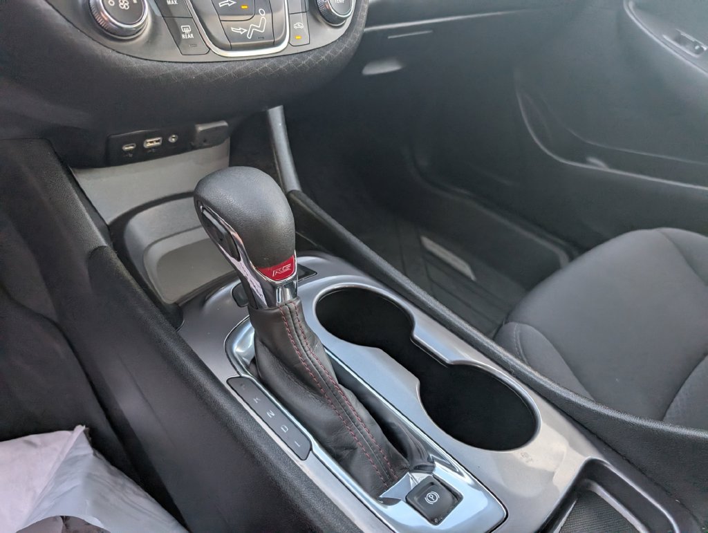 Used 2024 Chevrolet Malibu RS w/ LPO, Floor Liner Package FWD image 18