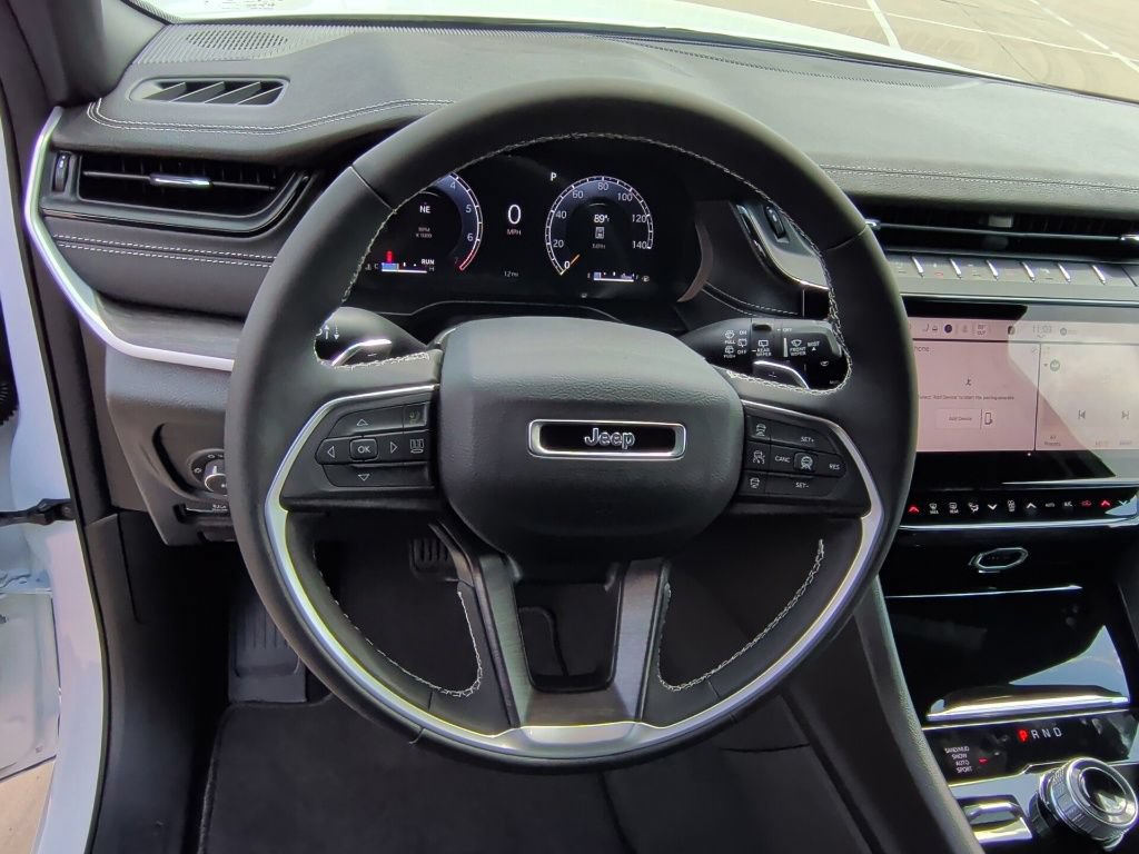 New 2026 Jeep Grand Cherokee Limited AWD/4WD image 18