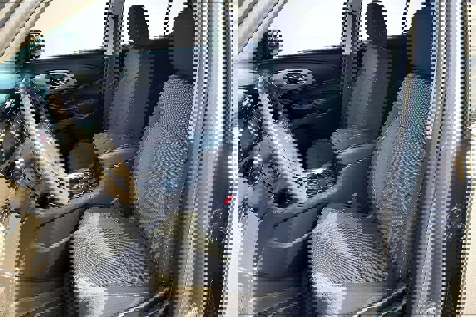 Used 2020 Chevrolet Traverse LS w/ LPO, Blackout Package AWD/4WD image 11