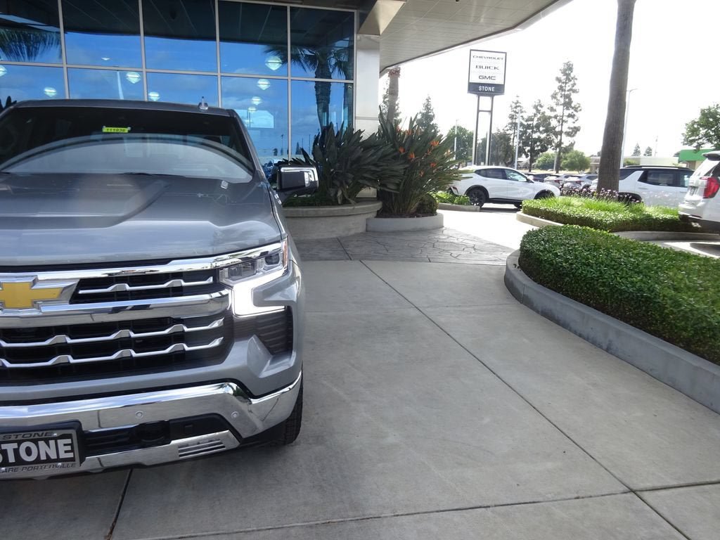 New 2026 Chevrolet Silverado 1500 LTZ w/ Technology Package AWD/4WD image 32