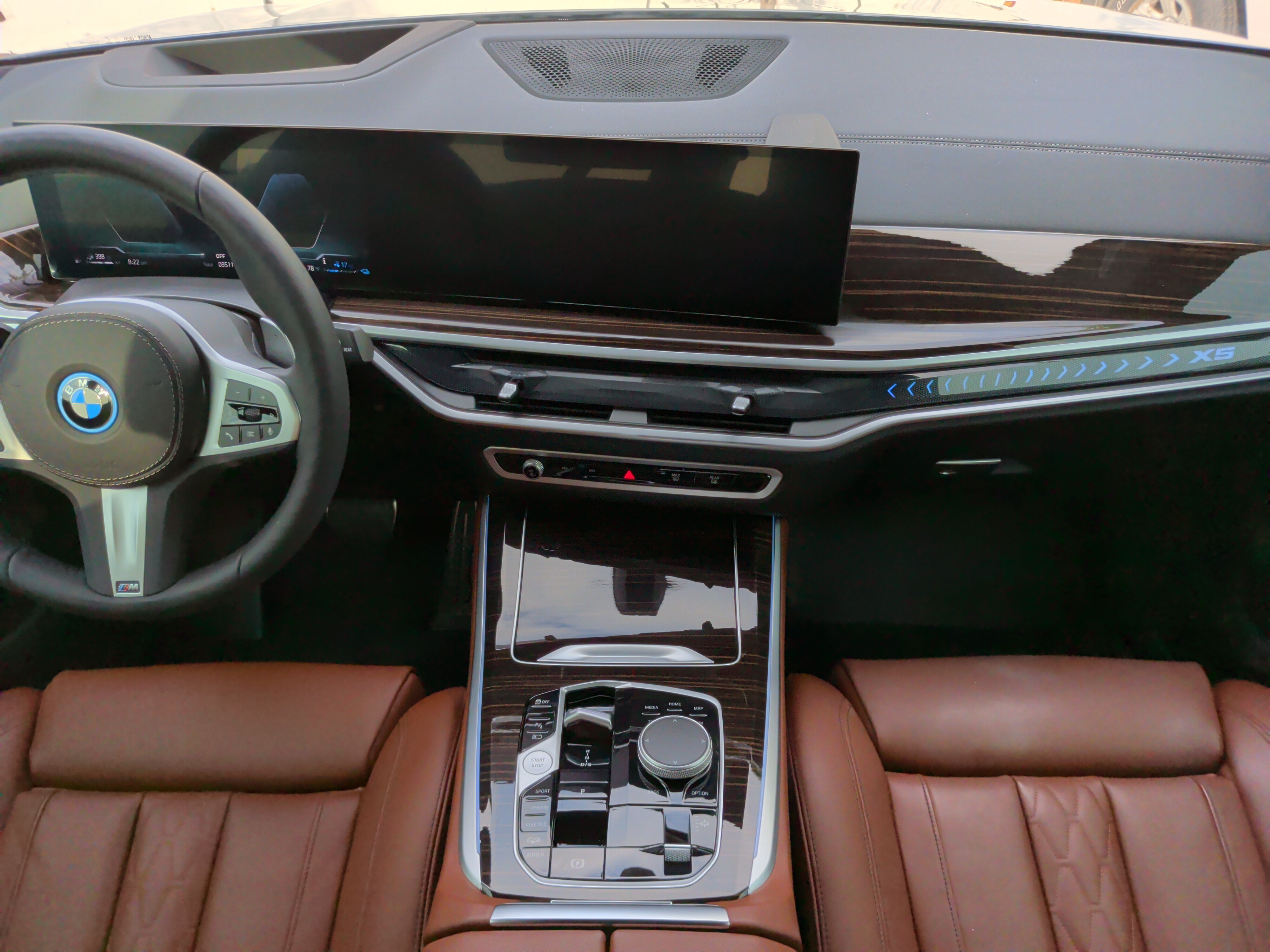 Used 2025 BMW X5 xDrive50e w/ M Sport Package AWD/4WD image 34