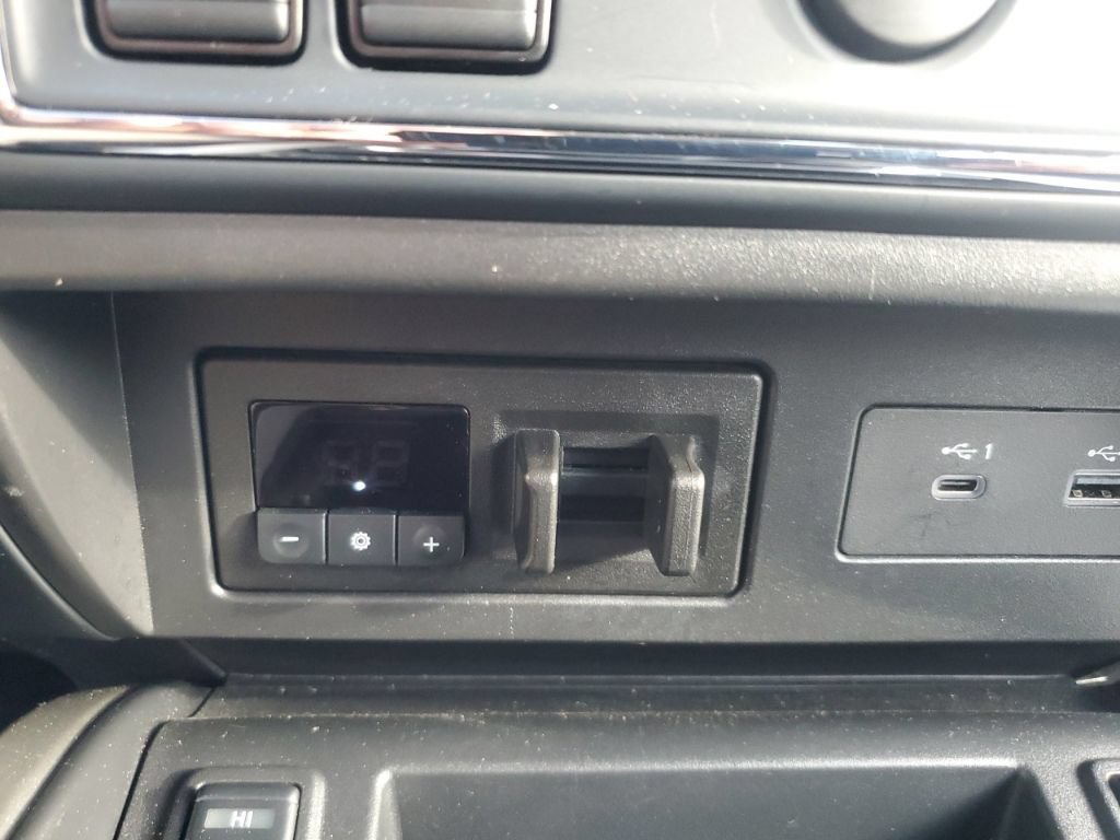Used 2024 Nissan Titan SV w/ SV Convenience Package AWD/4WD image 23