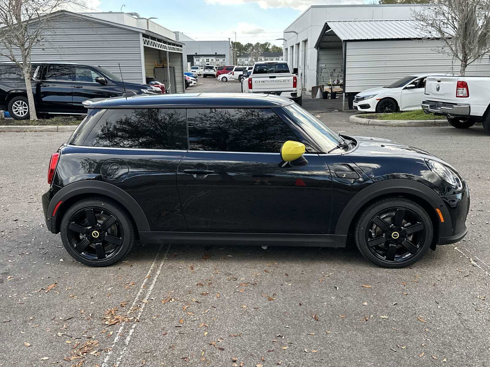 Used 2024 MINI Cooper SE FWD image 7