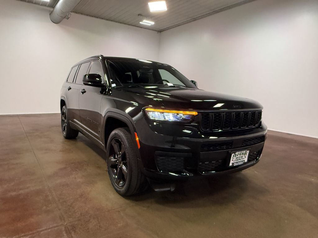 Used 2023 Jeep Grand Cherokee L Laredo AWD/4WD image 31