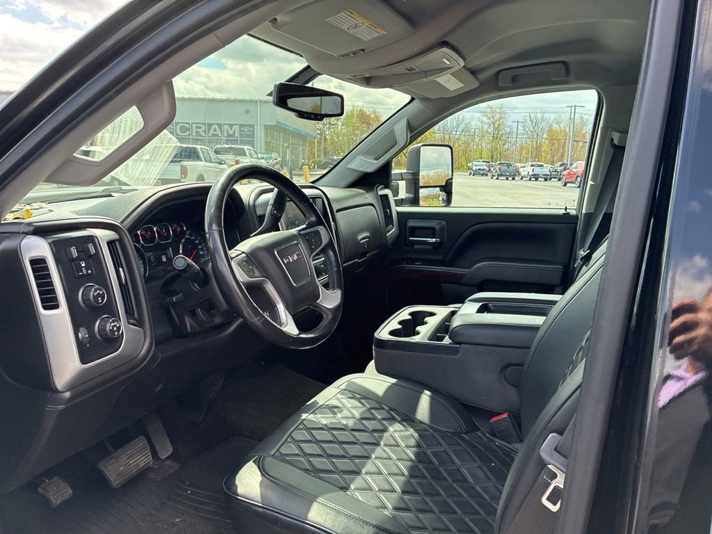 Used 2018 GMC Sierra 2500 SLE w/ HD SLE Preferred Plus Package AWD/4WD image 12