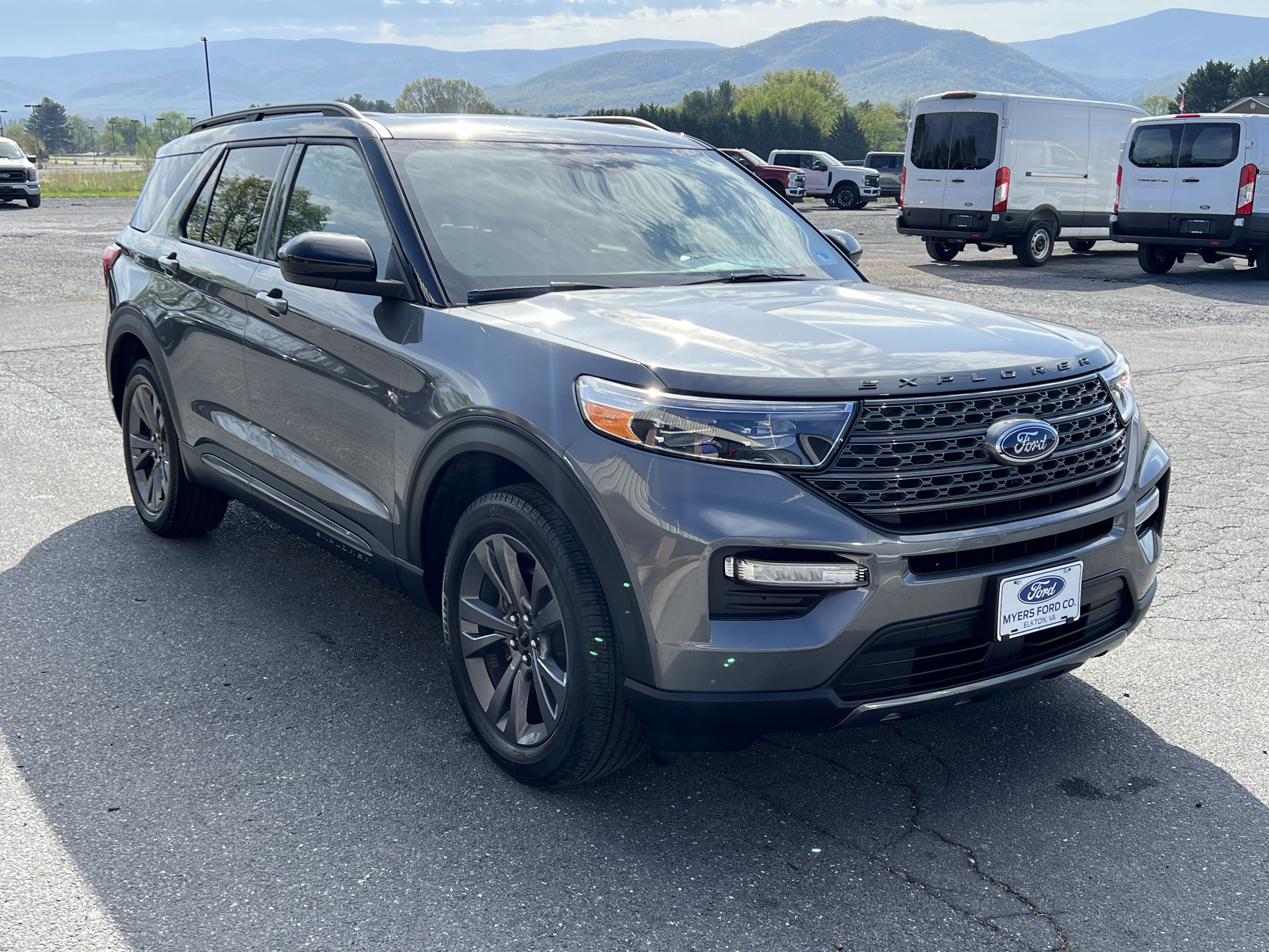 Used 2023 Ford Explorer XLT w/ Equipment Group 202A AWD/4WD image 6