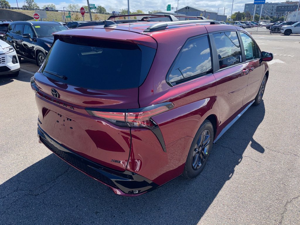 New 2026 Toyota Sienna XSE AWD/4WD image 7
