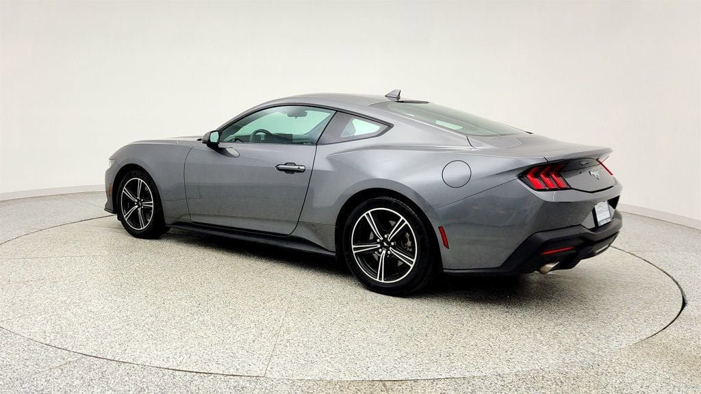 Used 2024 Ford Mustang Coupe image 7