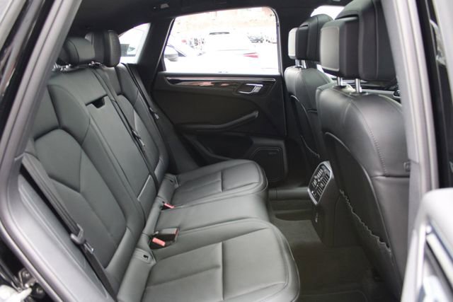 Certified 2026 Porsche Macan AWD/4WD image 25