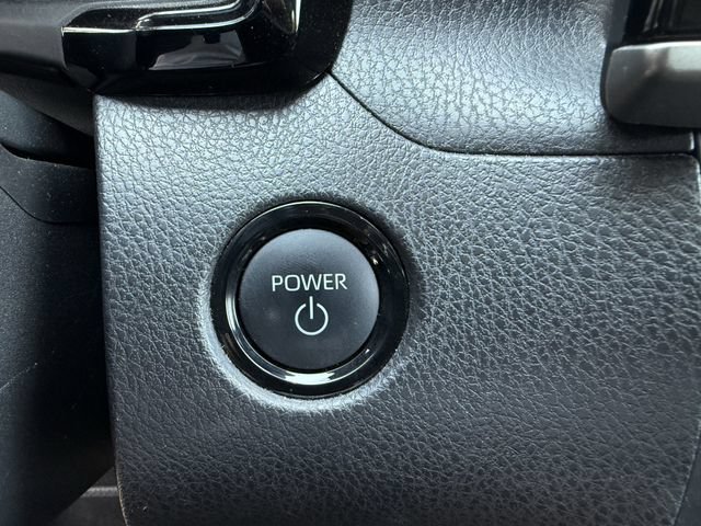 Used 2025 Toyota Camry SE FWD image 24