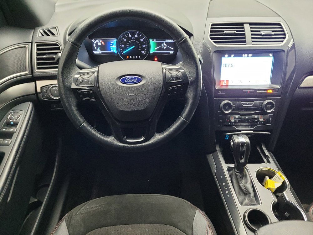 Used 2018 Ford Explorer XLT w/ Equipment Group 202A FWD image 22