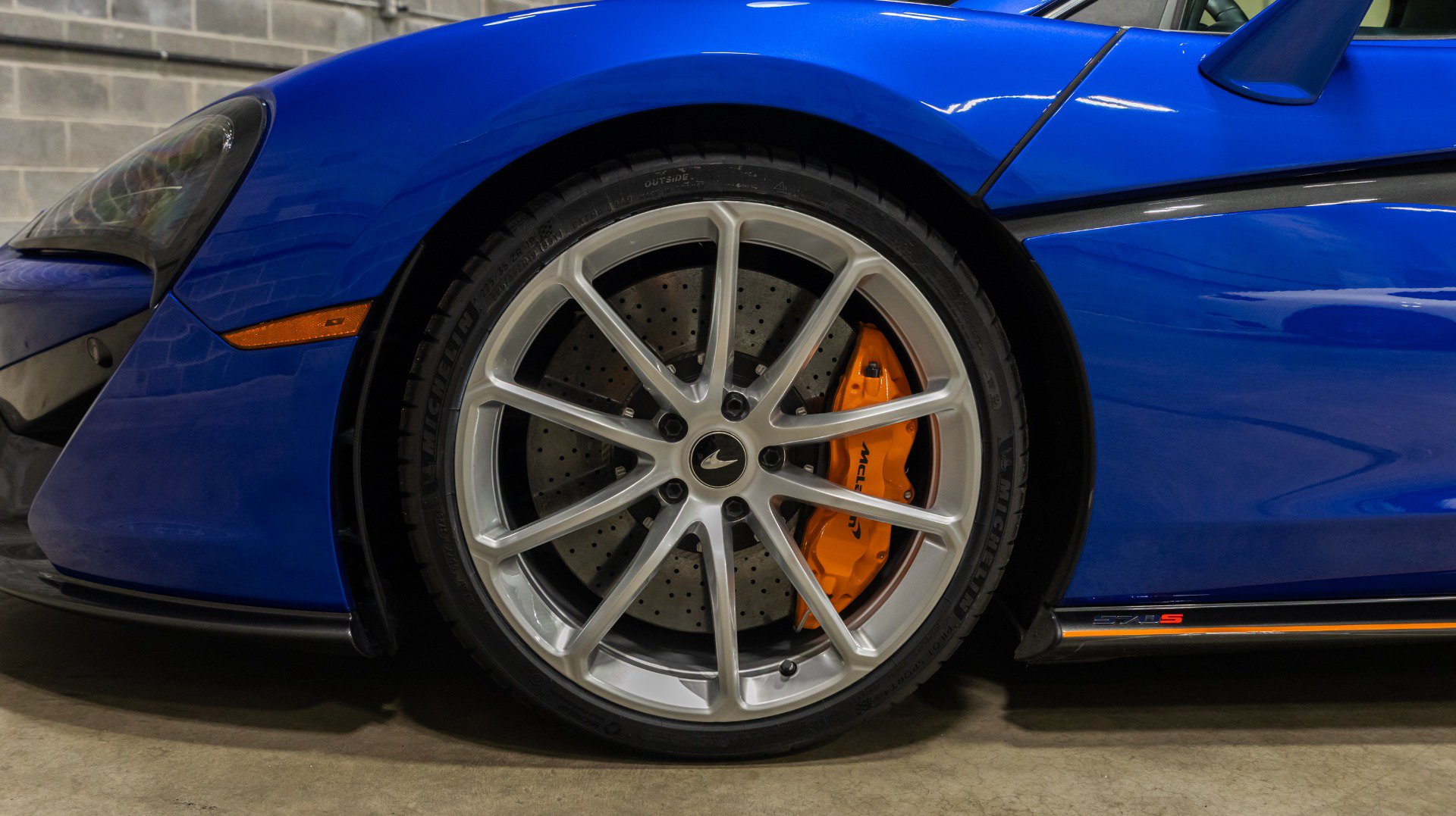 Used 2019 McLaren 570S Coupe RWD image 33