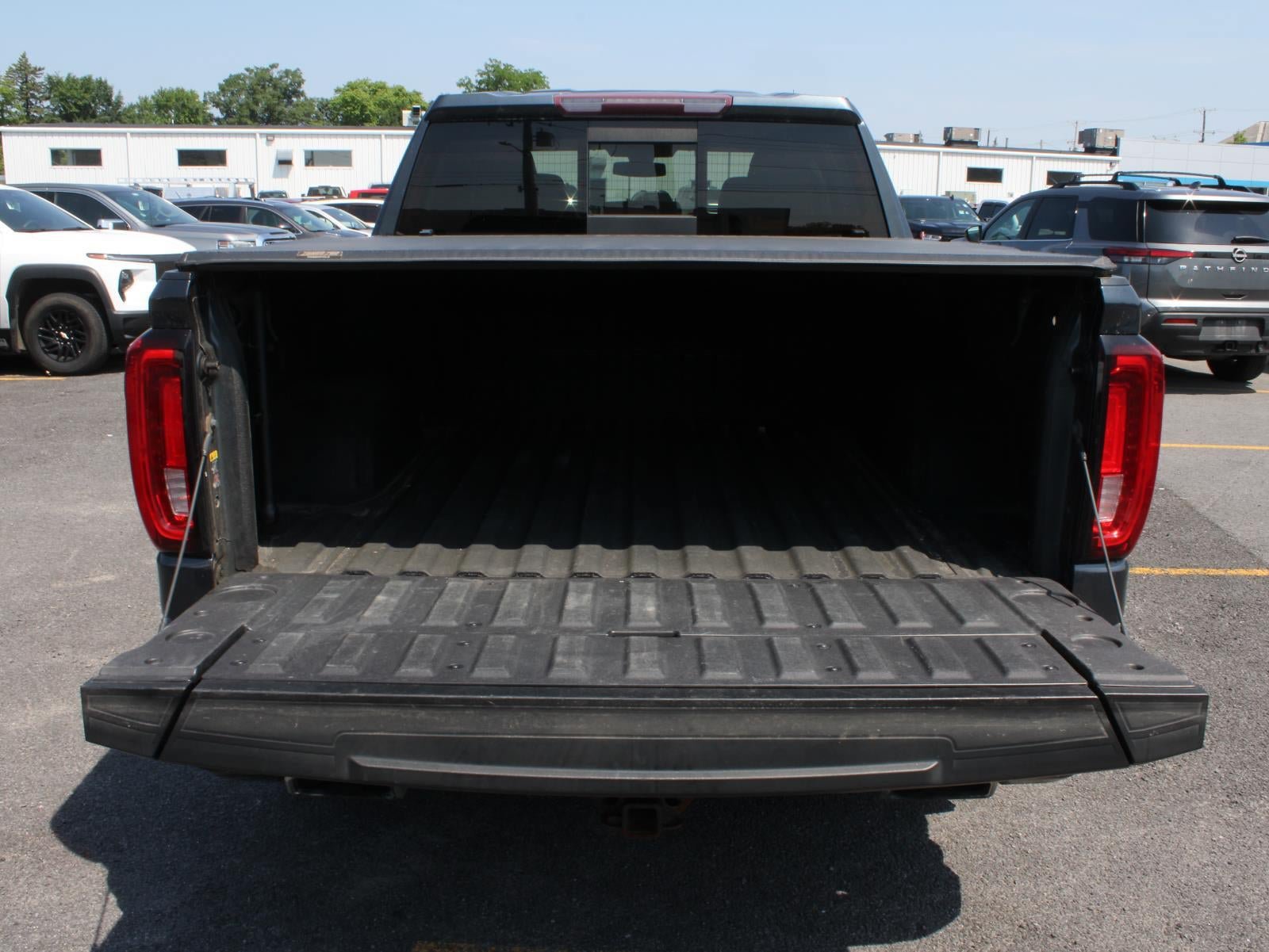 Used 2019 GMC Sierra 1500 Denali w/ Driver Alert Package II AWD/4WD image 7