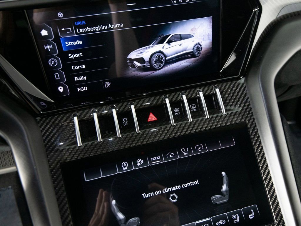 Used 2023 Lamborghini Urus Performante image 21