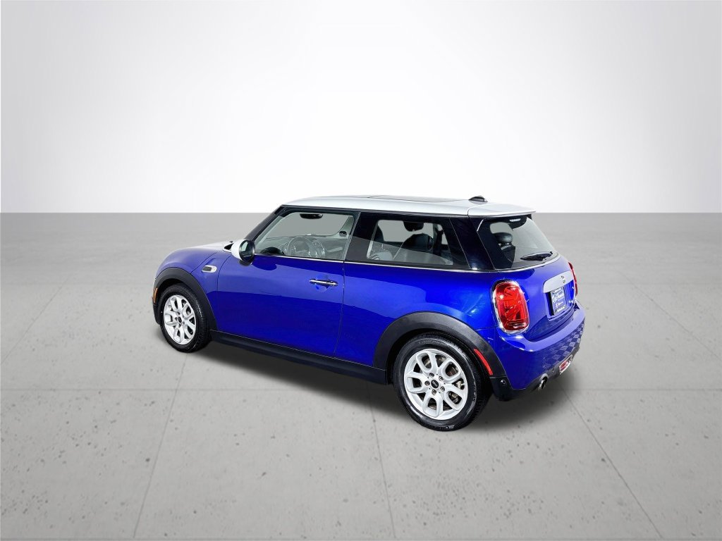 Used 2019 MINI Cooper 2-Door Hardtop w/ Premium Package FWD image 8
