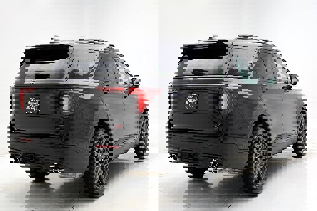 Used 2025 Ford Explorer ST image 9