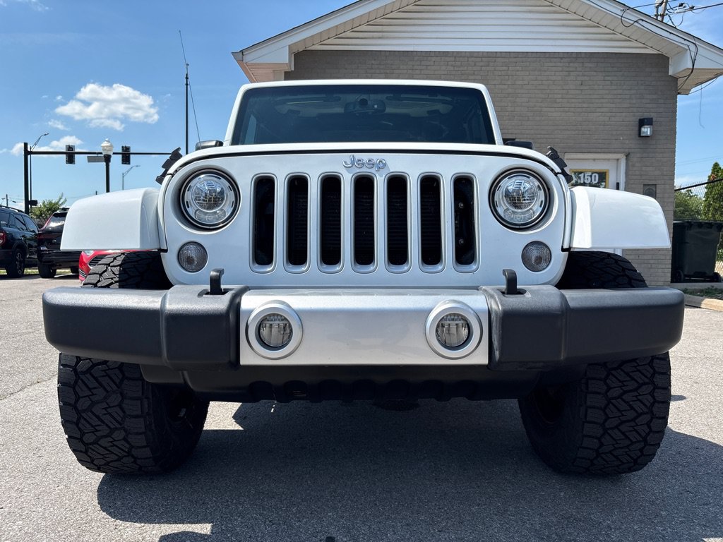 Used 2018 Jeep Wrangler Unlimited Sahara AWD/4WD image 8
